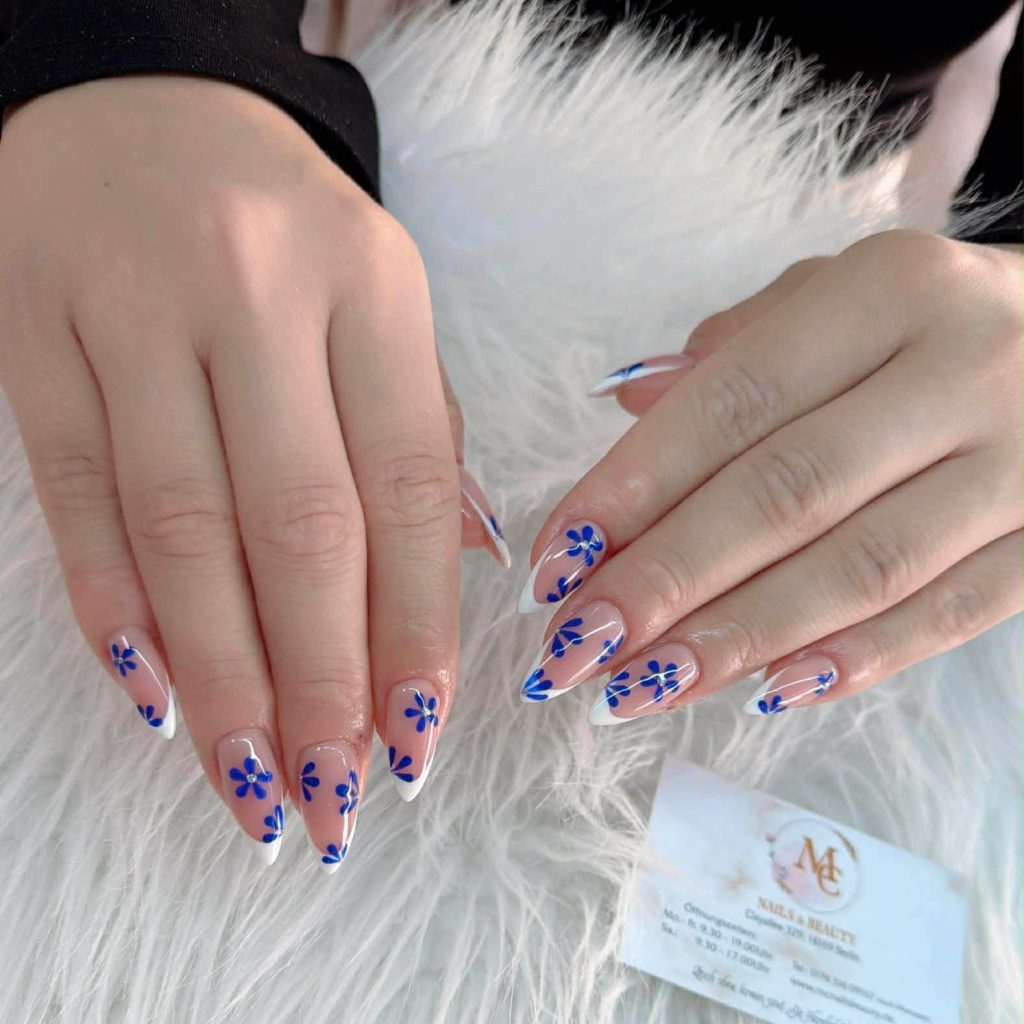Maniküre Berlin Zehlendorf gepflegte Fingernägel MC Nails Beauty