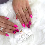 Neon pink Leopard Nägel im Nagelstudio Berlin Zehlendorf bei MC Nails & Beauty