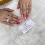 French Manicure mit Twist: Neonpink Nägel in Berlin Zehlendorf