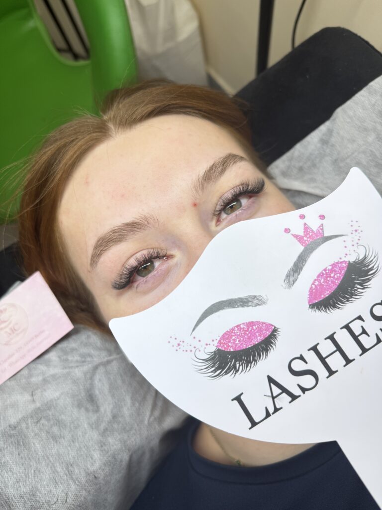 Cat-Eye Wimpern Extensions 2–3D in Berlin Zehlendorf
