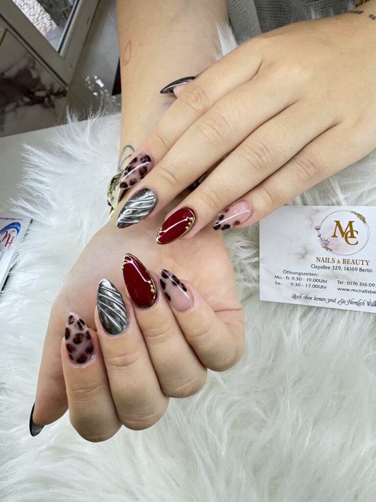 Animal Print und Metallic Nails: Luxus Nageldesign Berlin Zehlendorf