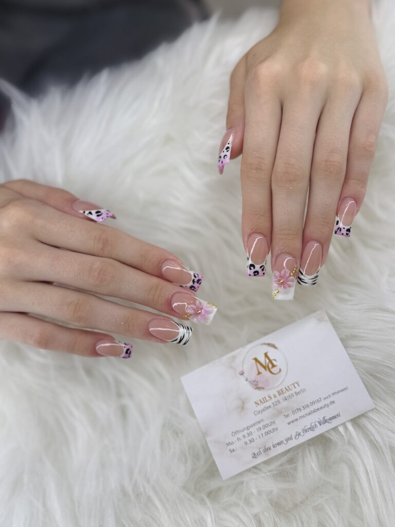 Luxus Nagelstudio Berlin Zehlendorf: Animal Print & 3D Blumen Nail Art